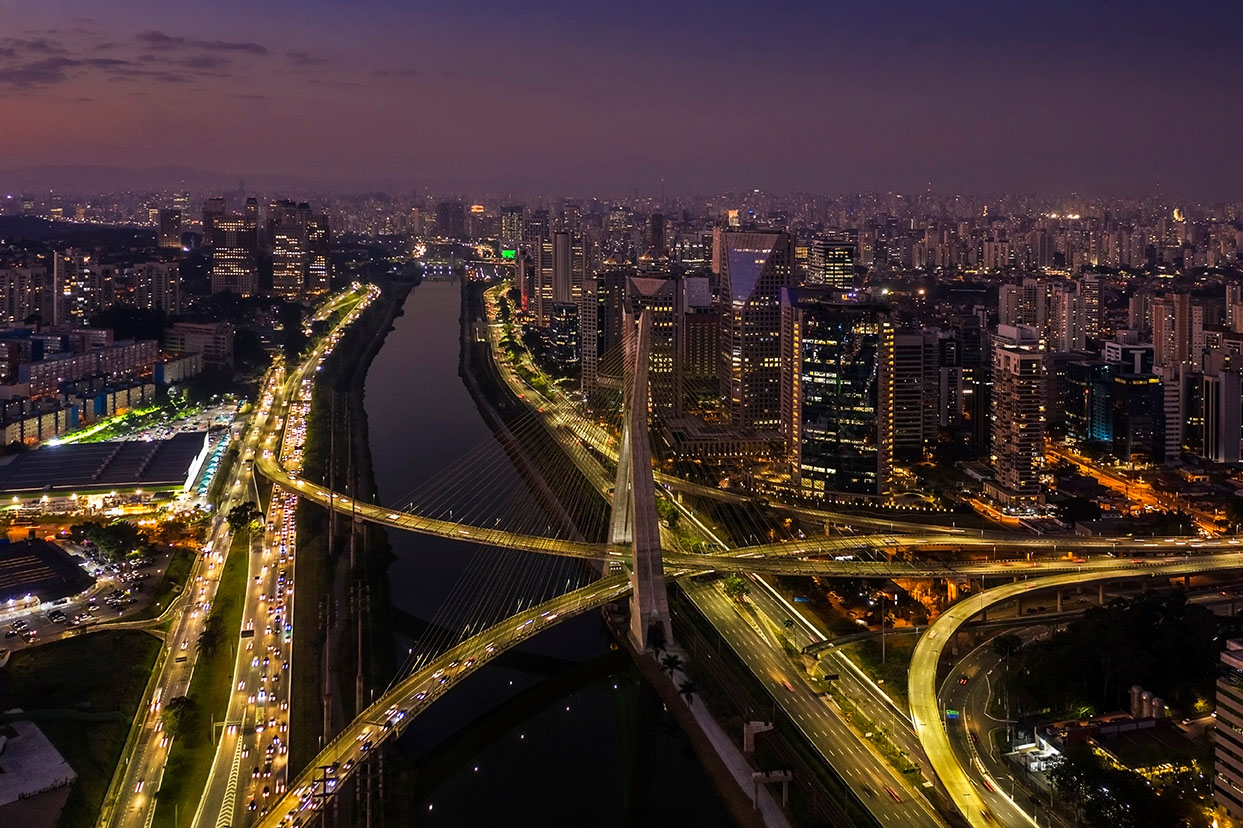 The Octavio Frias de Oliveira bridge or Estaiada Bridge, a cable-stayed suspension bridge built over the Pinheiros River in the city of São Paulo, Brazil.; Shutterstock ID 1788849824; client: -; PO: -; CNPJ: -; Vencimento: -